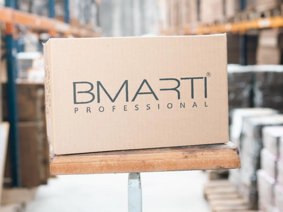 Caixa de transporte personalizada com a marca BMarti Professional